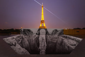 JR - 'Trompe l'oeil, Les Falaises du Trocadéro, 25 mai 2021, 22h18, Paris, France, 2021'